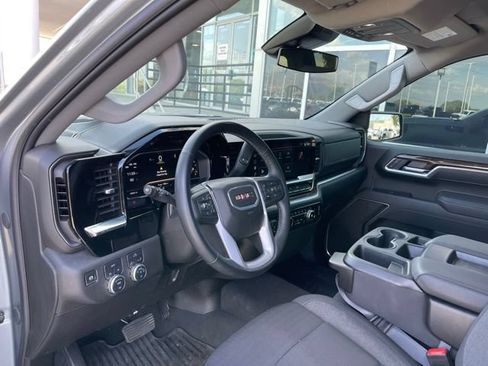 Certified 2025 GMC Sierra 1500 Elevation AWD/4WD image 7