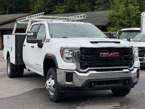 Used 2023 GMC Sierra 3500 Pro w/ Convenience Package AWD/4WD image 1