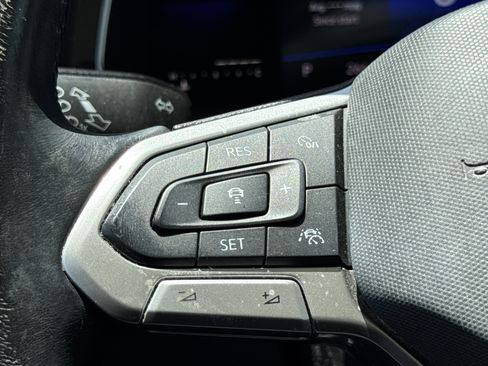 Certified 2023 Volkswagen Jetta SE w/ Panoramic Sunroof Package FWD image 28