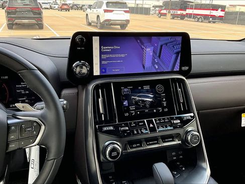 New 2026 Lexus LX 700h Luxury image 6