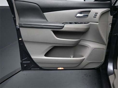 Used 2016 Honda Odyssey Touring Elite image 18