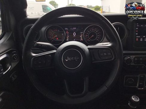Used 2023 Jeep Gladiator Sport AWD/4WD image 14