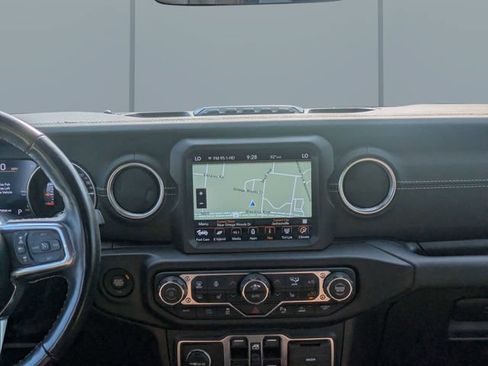 Used 2022 Jeep Wrangler Unlimited Sahara w/ Cold Weather Group AWD/4WD image 18