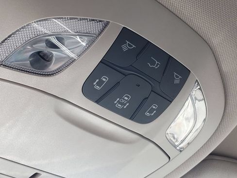Used 2023 Chrysler Pacifica Touring-L AWD/4WD image 20