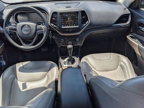 Used 2018 Jeep Cherokee Latitude FWD image 16