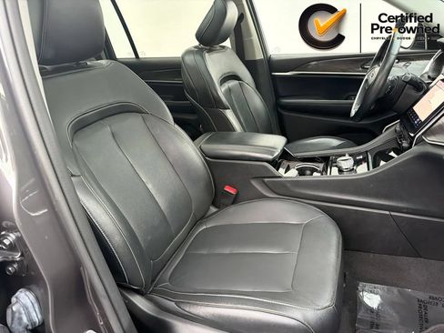 Certified 2022 Jeep Grand Cherokee L Limited AWD/4WD image 38