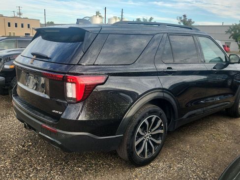Used 2026 Ford Explorer ST-Line AWD/4WD image 4