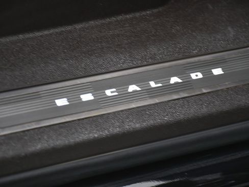 Used 2022 Cadillac Escalade ESV Sport w/ Touring Package AWD/4WD image 14