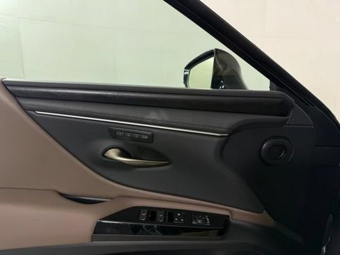 Used 2025 Lexus ES 350 w/ Premium Package FWD image 28