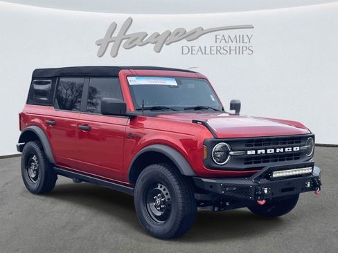 Used 2023 Ford Bronco Black Diamond image 1