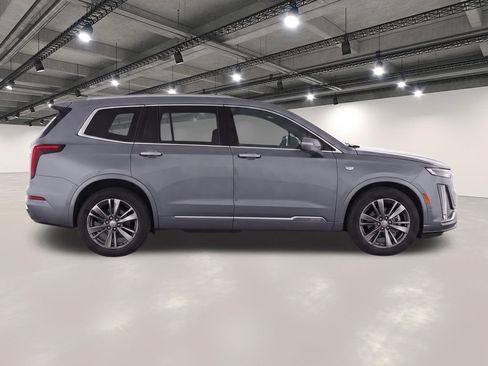 Used 2021 Cadillac XT6 Premium Luxury FWD image 8