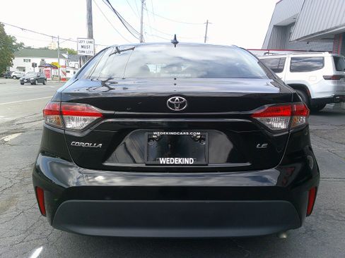 Used 2024 Toyota Corolla LE FWD image 4