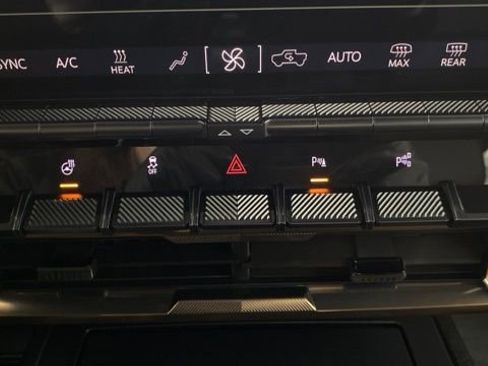 Used 2025 GMC Hummer EV 2X image 35