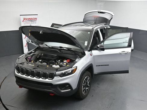 Used 2024 Jeep Compass Trailhawk AWD/4WD image 45