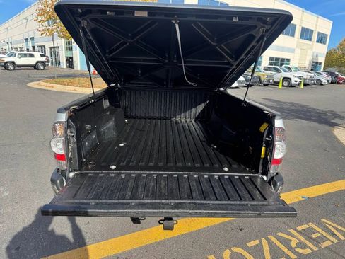 Used 2011 Toyota Tacoma 4x4 Access Cab V6 w/ TRD Sport Pkg image 27