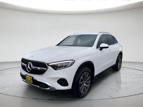 Used 2024 Mercedes-Benz GLC 300 4MATIC image 8
