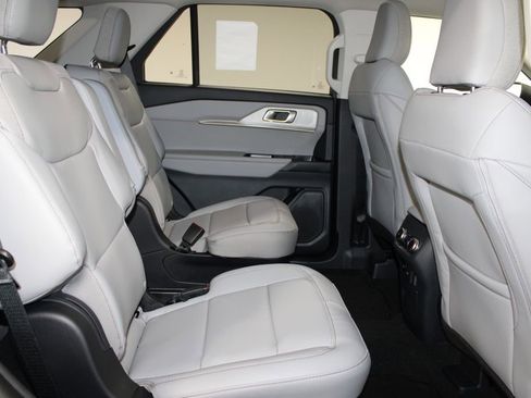 New 2026 Ford Explorer Active image 32