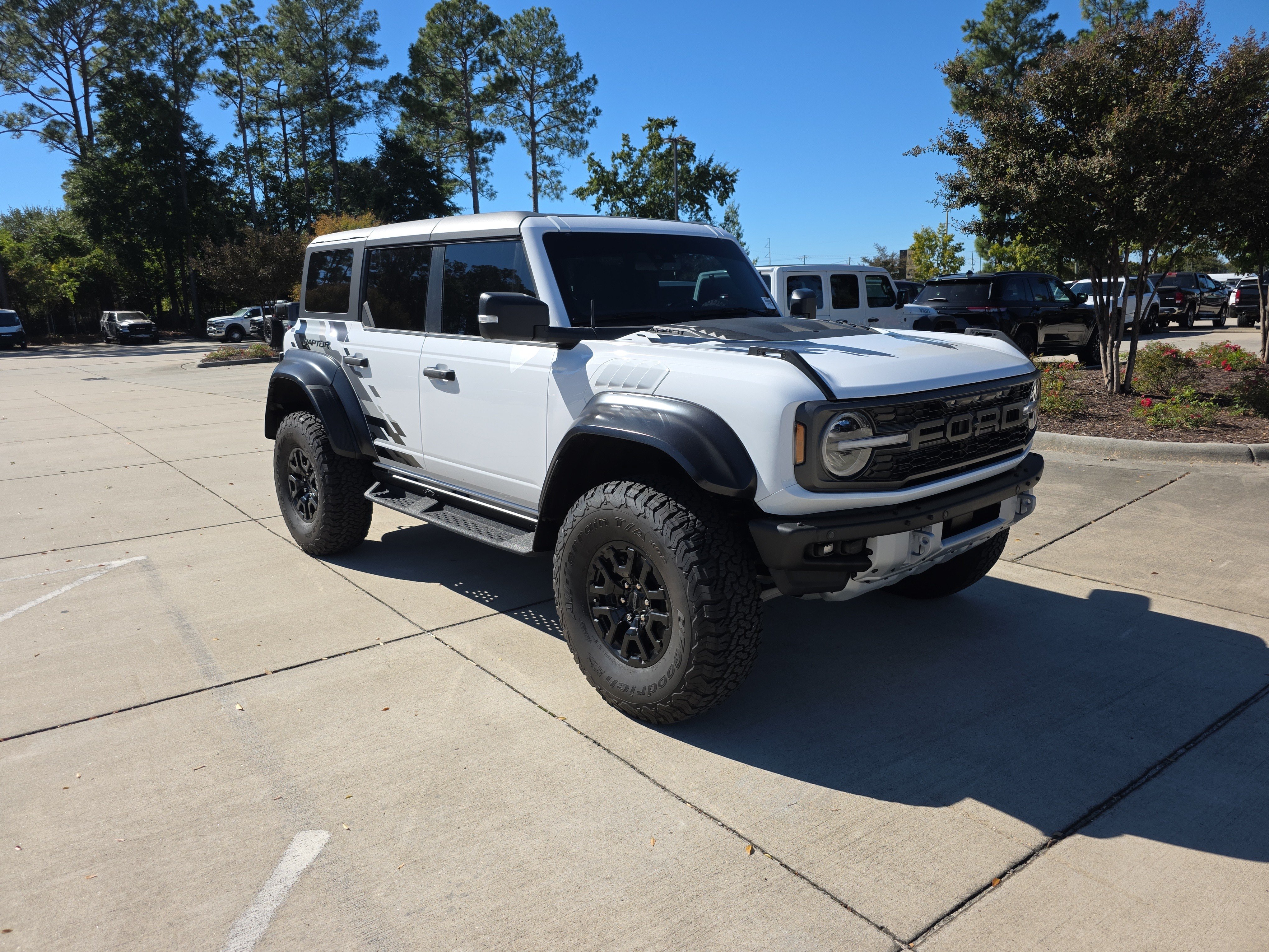 Used 2023 Ford Bronco Raptor AWD/4WD image 2