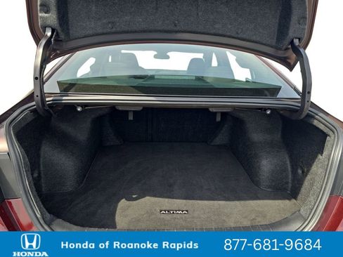Used 2024 Nissan Altima 2.5 SV FWD image 19