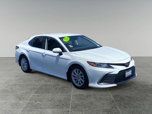 Used 2023 Toyota Camry LE w/ Convenience Package FWD image 7