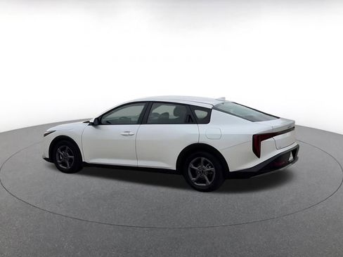 Used 2025 Kia K4 LXS image 12