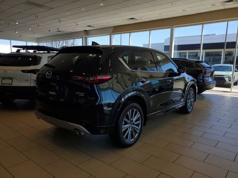 New 2025 MAZDA CX-5 Signature image 4