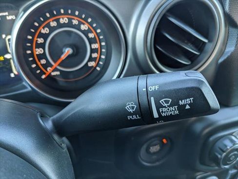 Certified 2022 Jeep Gladiator Willys image 53