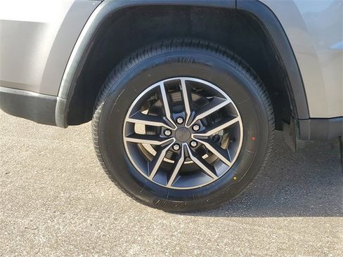 Used 2020 Jeep Grand Cherokee Limited image 5