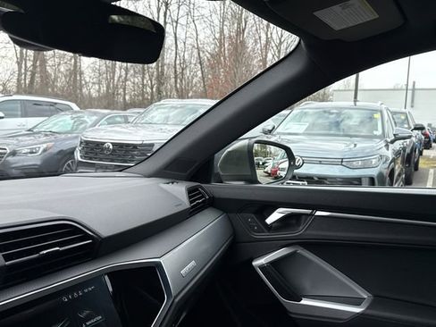 Used 2022 Audi Q3 2.0T Premium Plus w/ Premium Plus Package image 23