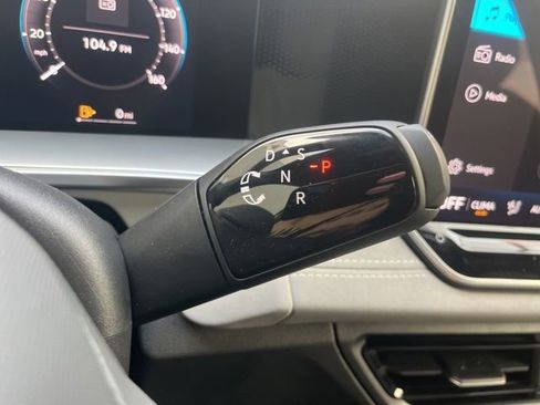 New 2026 Volkswagen Tiguan SE R-Line image 13