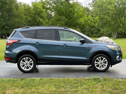 Used 2018 Ford Escape SEL w/ Ford Safe & Smart Package FWD image 4