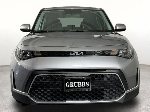 Used 2025 Kia Soul LX FWD image 5