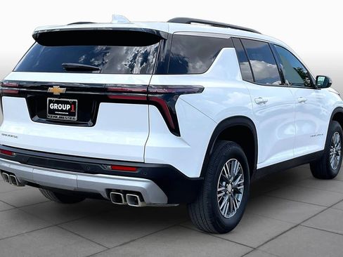 Used 2026 Chevrolet Traverse LT FWD image 12