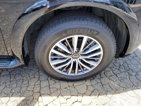 Used 2021 Nissan Armada SV w/ SV Appearance Package image 14