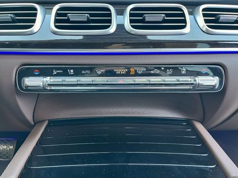 Certified 2025 Mercedes-Benz GLE 450e 4MATIC image 37