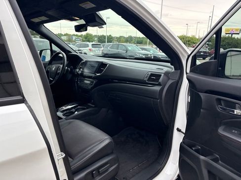 Certified 2021 Honda Ridgeline Black Edition image 27