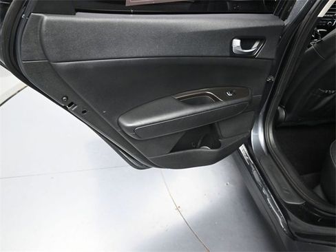Used 2020 Kia Optima Premium image 30