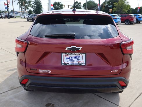 Used 2024 Chevrolet Trax RS FWD image 6