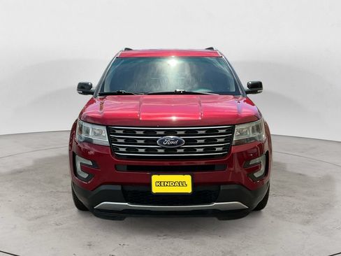 Used 2016 Ford Explorer XLT w/ Equipment Group 202A AWD/4WD image 2