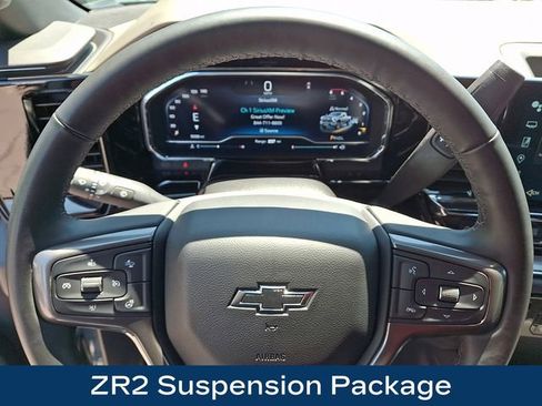 Used 2025 Chevrolet Silverado 2500 ZR2 w/ Technology Package AWD/4WD image 4