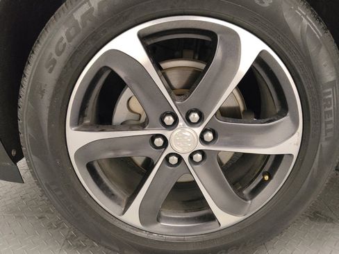 Used 2020 Buick Enclave Essence w/ Sport Touring Edition image 31