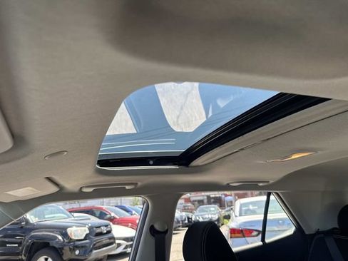 Certified 2026 Hyundai Venue SEL FWD image 19