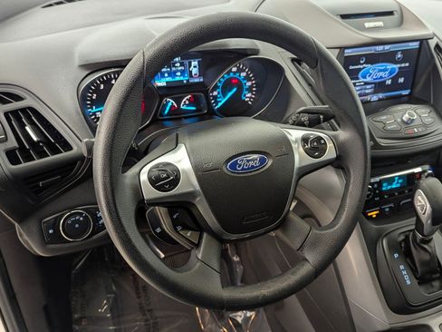 Used 2015 Ford Escape SE w/ SE Chrome Package image 24