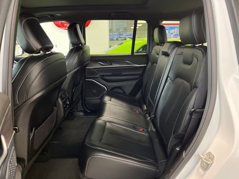 Used 2024 Jeep Grand Cherokee Limited 4xe image 11