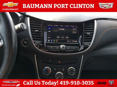 Used 2022 Chevrolet Trax LT w/ Redline Edition image 21