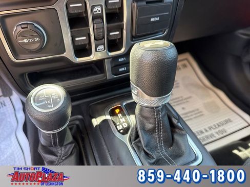 Used 2025 Jeep Wrangler Unlimited Sahara AWD/4WD image 28