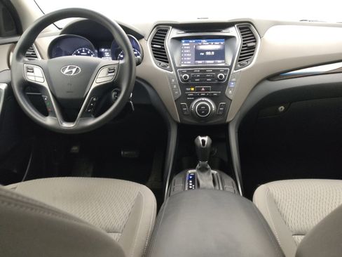 Used 2017 Hyundai Santa Fe SE image 22