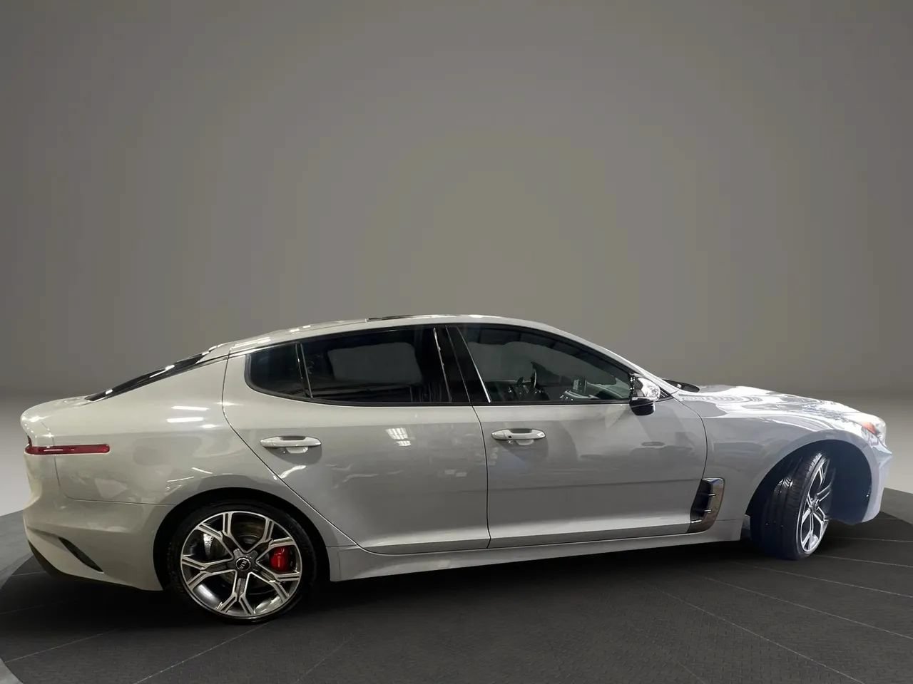 Used 2020 Kia Stinger GT1 AWD/4WD image 6