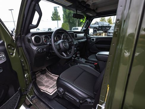 Used 2023 Jeep Wrangler Freedom Edition image 20