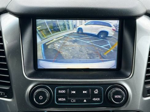 Used 2020 Chevrolet Suburban Premier image 28